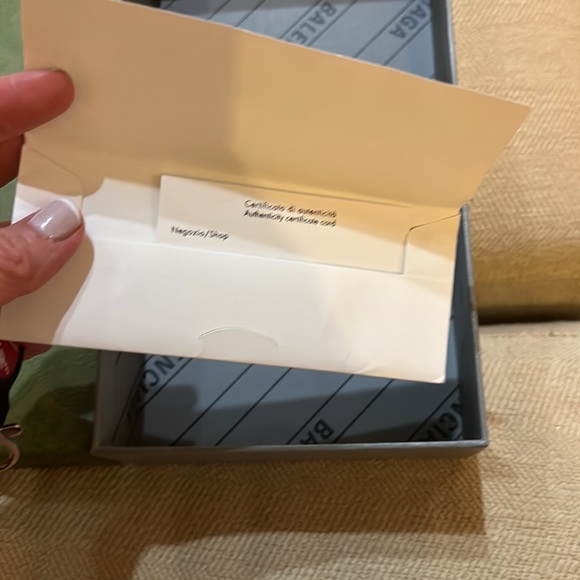 Gucci x Balenciaga hacker project empty box with certificate ๐ฅ๐๐โค๏ธ - Picture 4 of 8